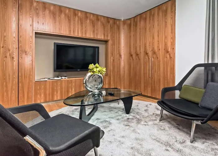 One فندق براغ