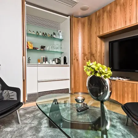 One 5* Prag